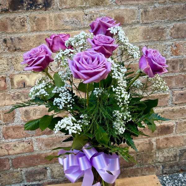 6 Lavender Roses Arranged