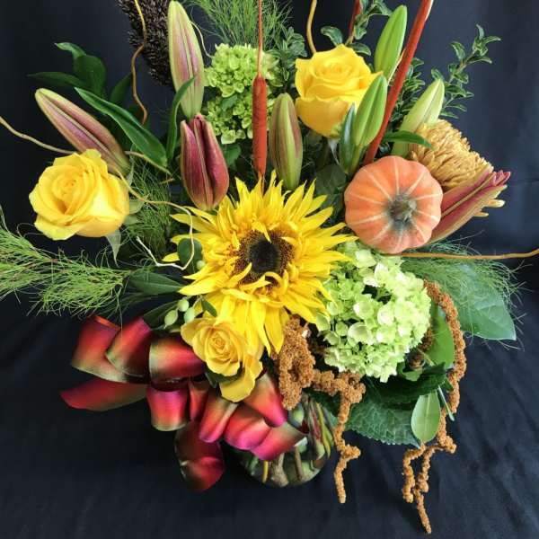 Thanksgiving vase bouquet with lily buds 2