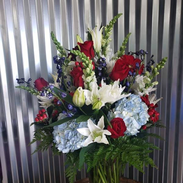 Grand Patriotic Mix Vase