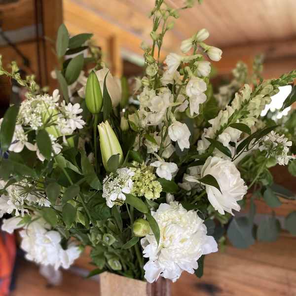 Food & Wine Arrangement