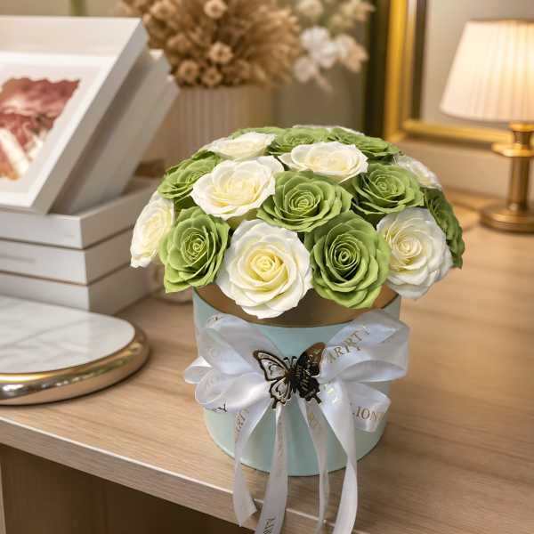 Green serenity ( ARTIFICIAL soap roses )