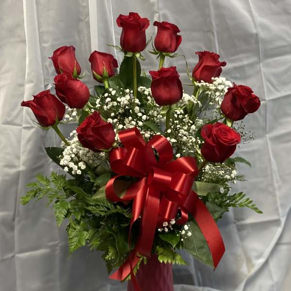 DOZEN LONG STEM ROSE VASE ARRANGEMENT