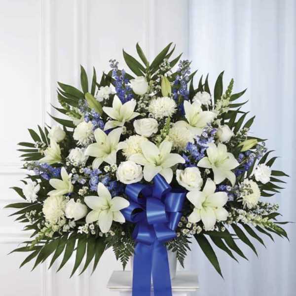 White with Blue Pedestal Arrangement