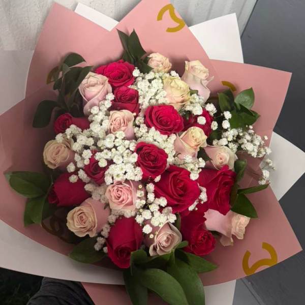 25 mix pink roses