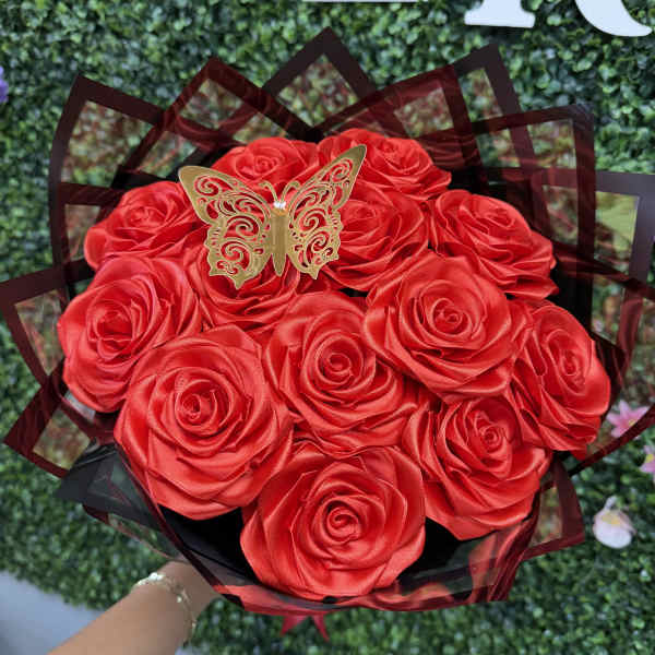 RED SILK ROSES BOUQUET
