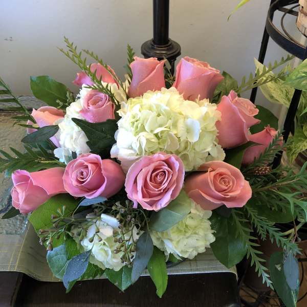 Pink roses and hydrangeas