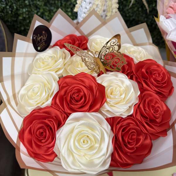 RED AND WHITE MIXED SILK BOUQUET