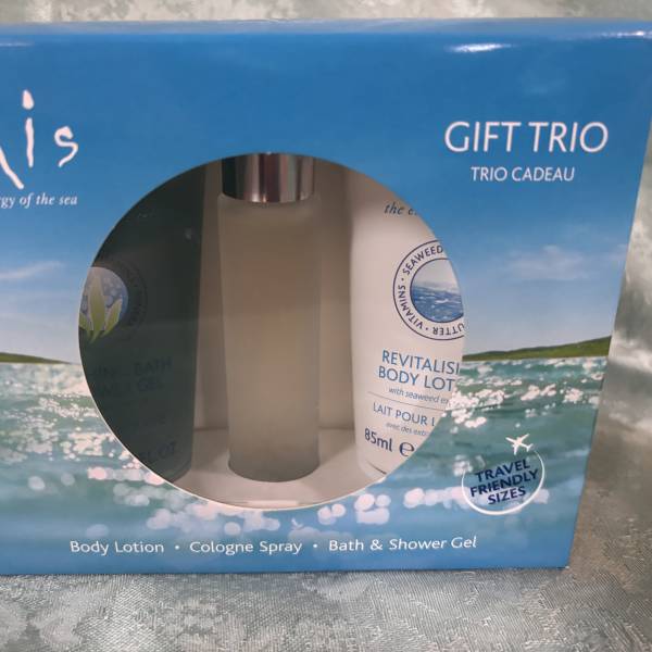 Gift set box with three travel-size bath and body products