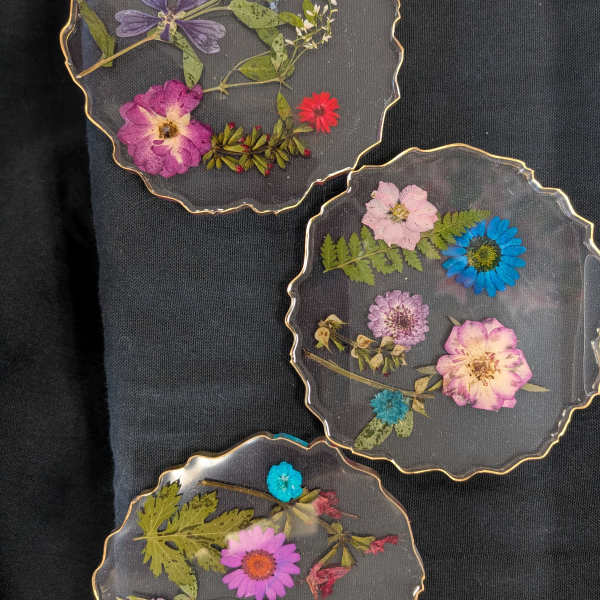 Resin coasters with preserved flowers