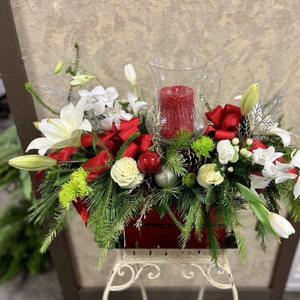 Holly Jolly Christmas Centerpiece