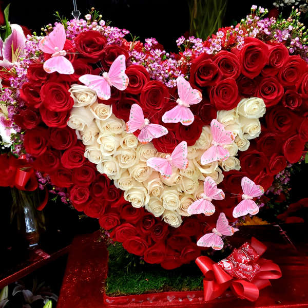 Rose heart stand