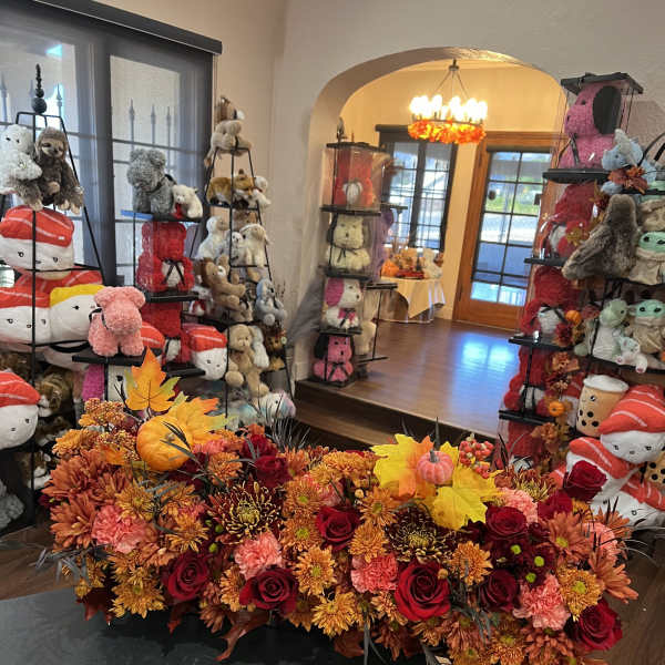 2.5 feet long and low centerpiece