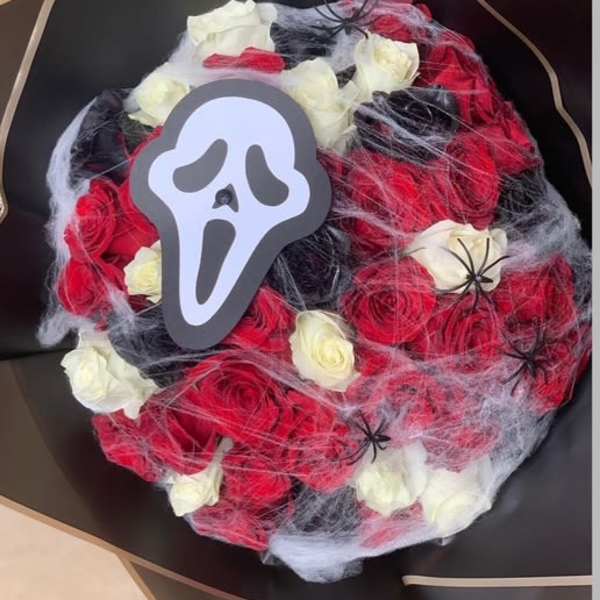 Screaming Roses