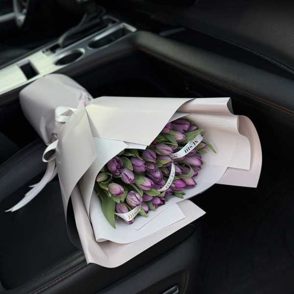 Elegant Tulip Arrangement