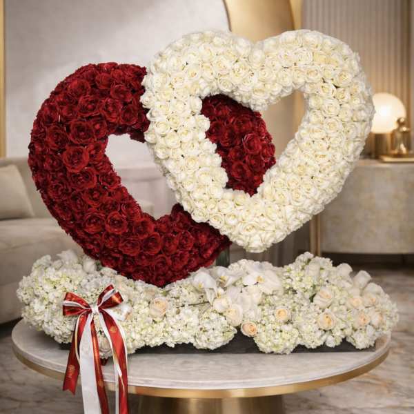 Double Heart Rose Sculpture – Luxury Floral Statement