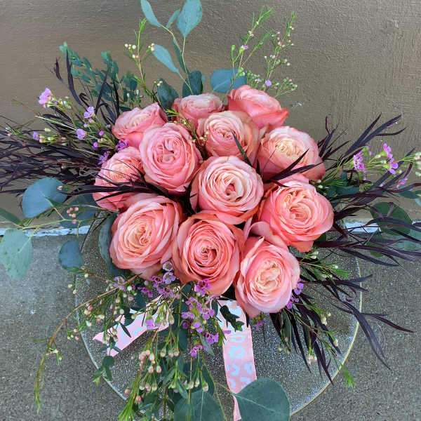 Dozen Roses Low and Lush Peach Tones
