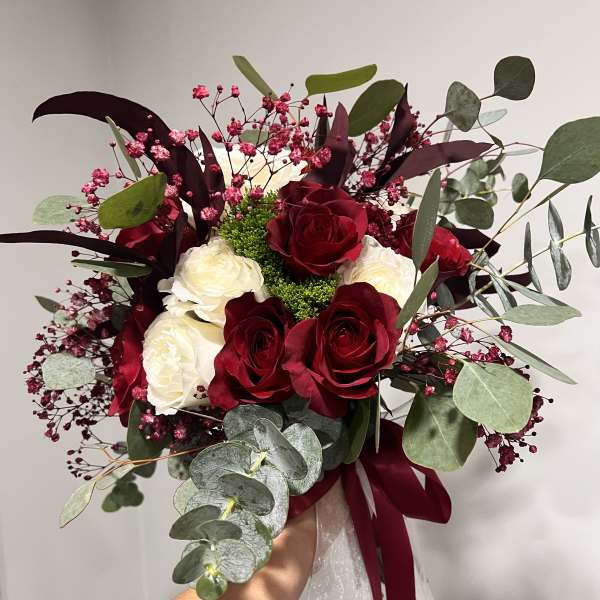 Burgundy passion Bouquet