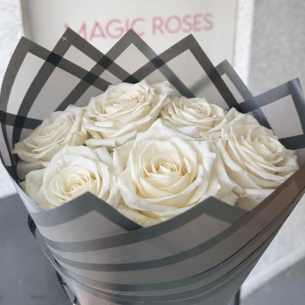 White Mondial Elegance - Dozen Roses