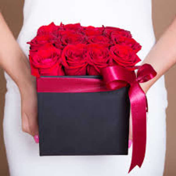 Simple black box and 25 roses