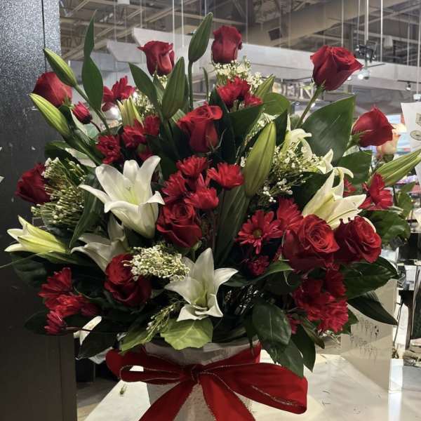 Lilies and Roses gift