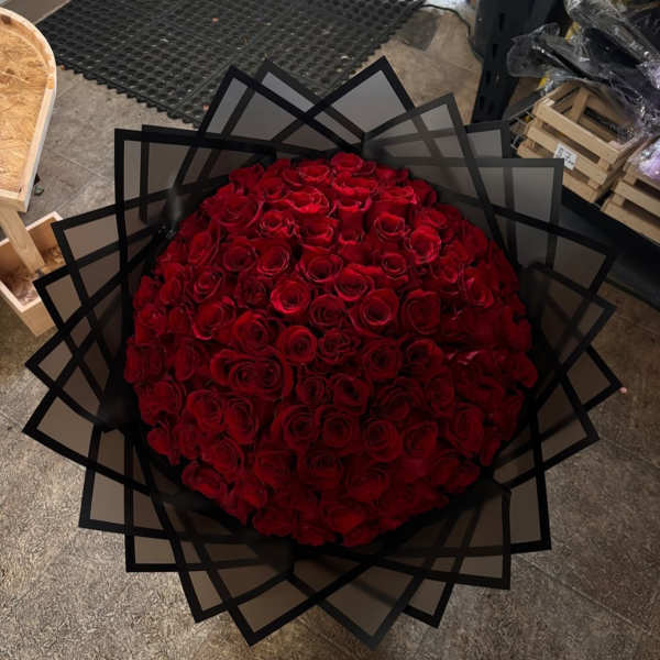 100 red roses