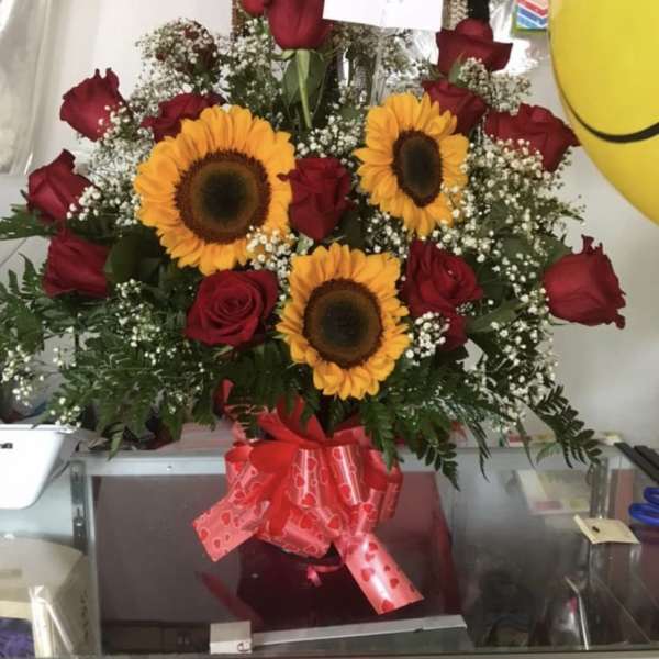 Red Roses & Sunflowers to brighten your day