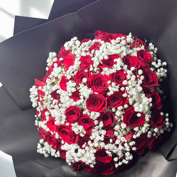 Large baby breath and roses