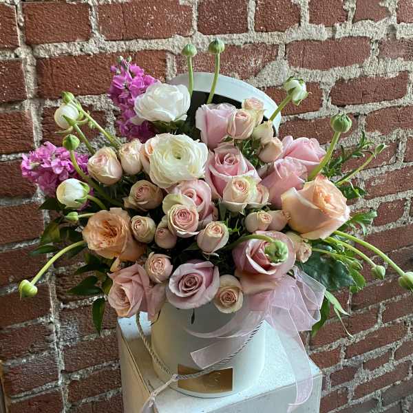 Melania - Sylmar Florist