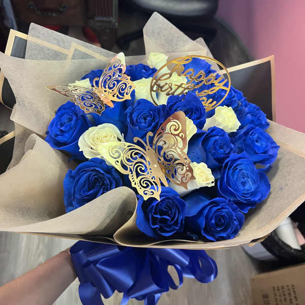 25 BLUE ROSES