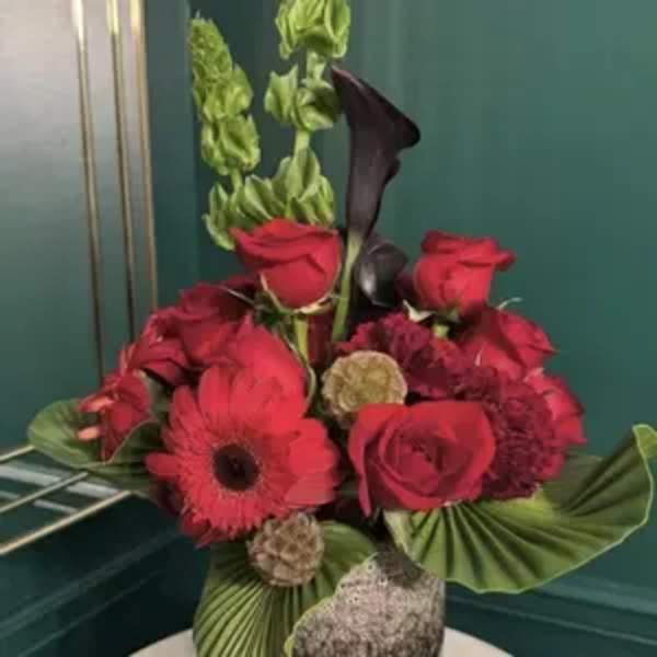 Medium Velvet Night Arrangement