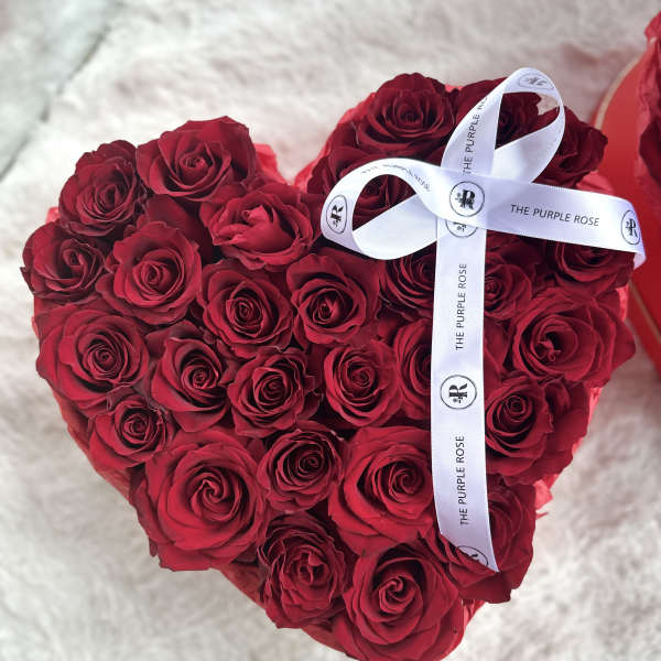 Roses in Heart Box P