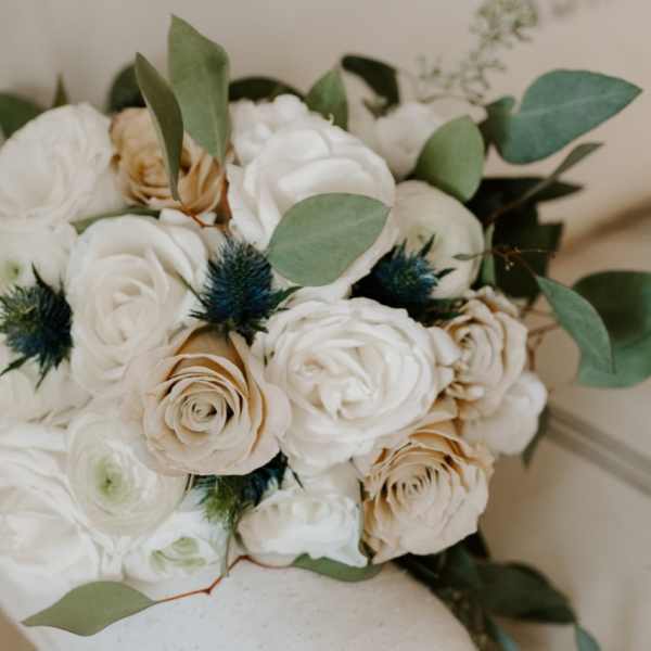 white and chocolate roses, Lisianthus with silver dollar equpalys