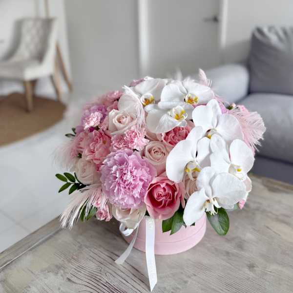 Ethereal Peonies Elegance Box