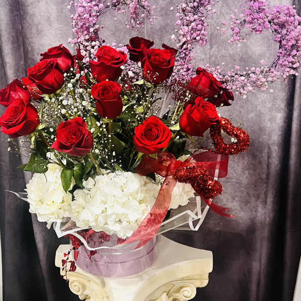 Two hearts and one love (fresh flowers design)