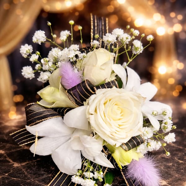 Corsage 9