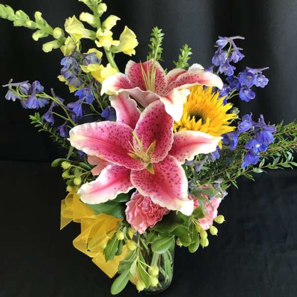 Stargazer lily small mix