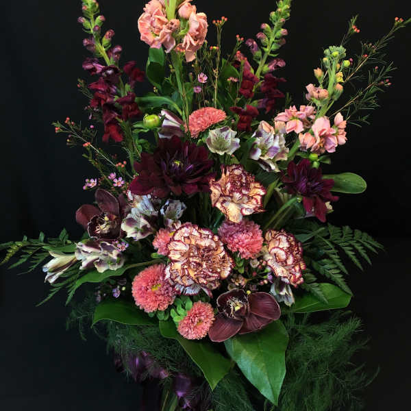 Romantic mix with Orchids and Dahlias