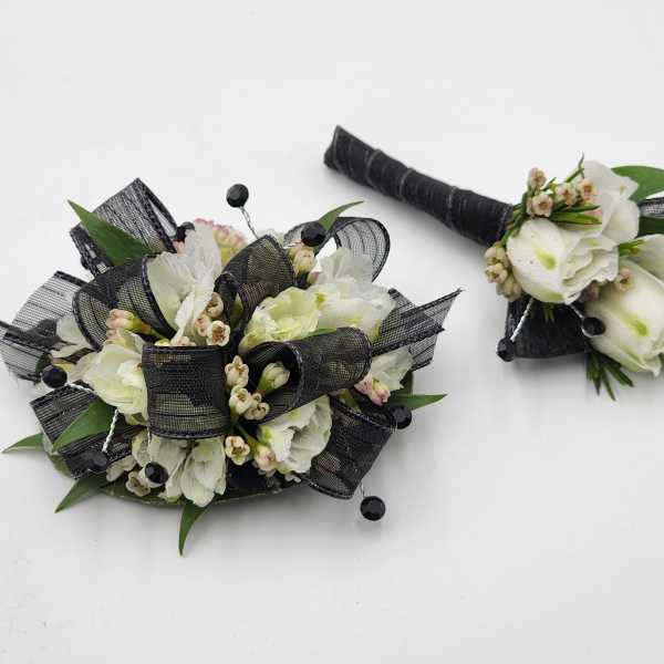 Masquerade Mystery Boutonniere And Wristlet Set
