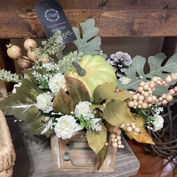 Farmhouse Pumpkin Box