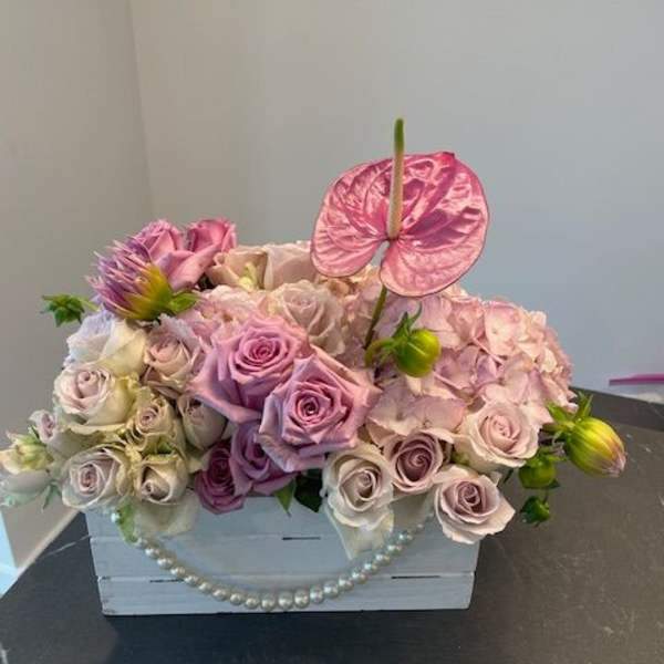 Blushing Elegance Pearl Crate