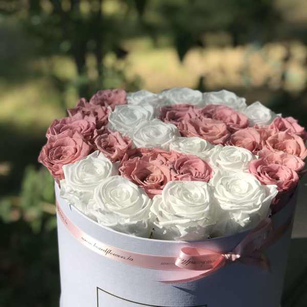 Medium preserved rose box