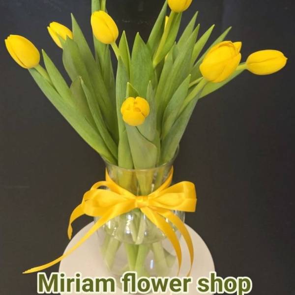 Tulipanes jarron de cristal