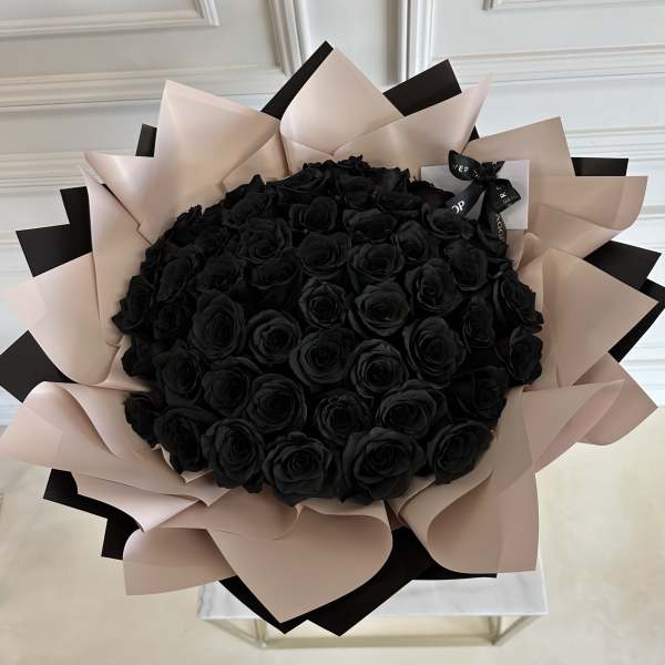 MFS 50 Rose Bouquet (Black Roses)