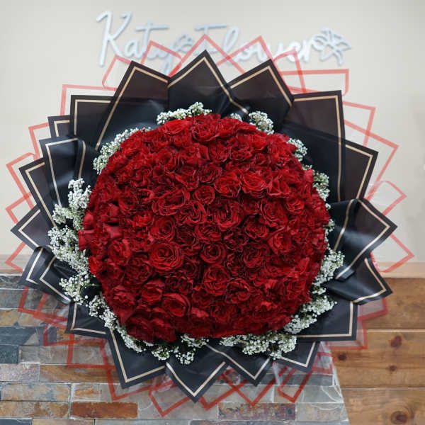 150 Red Roses Ramo Buchon