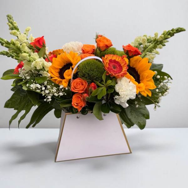 Handled bag with summer flowers