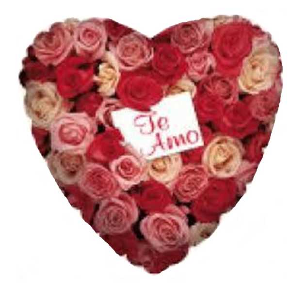 Heart-shaped rose arrangement with a "Te Amo" card