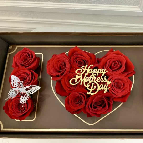 I ️ U mom rose box