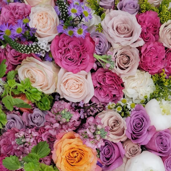 Seasonal Designers Choice Vased Arrangement