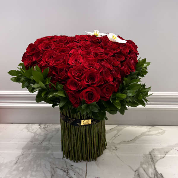 Giant luxury rose heart bouquet
