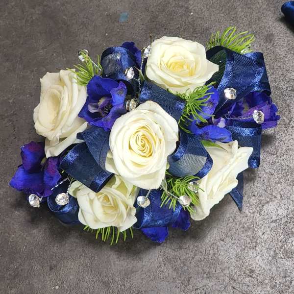 Blue Elegance Wristlet